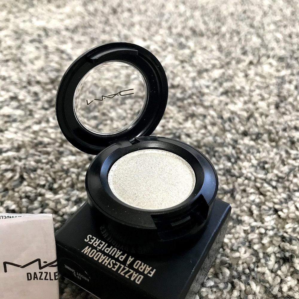 MAC Cosmetics Dazzleshadow Silver Metallic Powder Eyeshadow Compact NEW